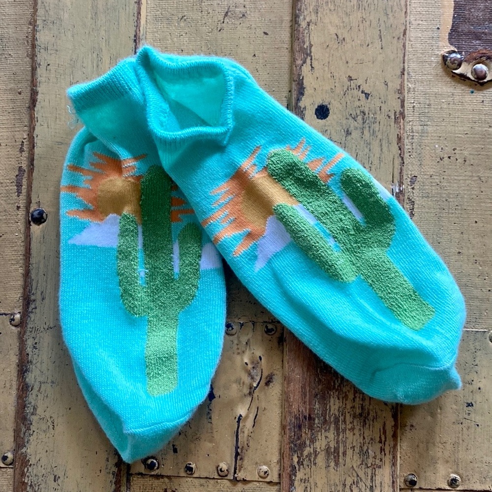 URBAN OUTFITTERS CACTUS ANKLE SOCKS BOHO LOUNGEWEAR SOUTHWEST CUTE OSFM NWT